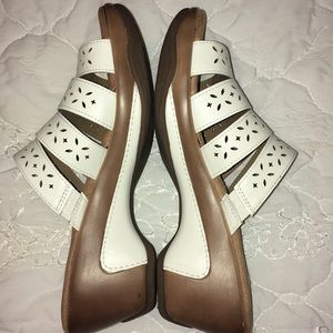 White Mountain Shoes - White Mt white heeled open toe slip on White Mountain Shoes - White Mt white heeled open toe slip on